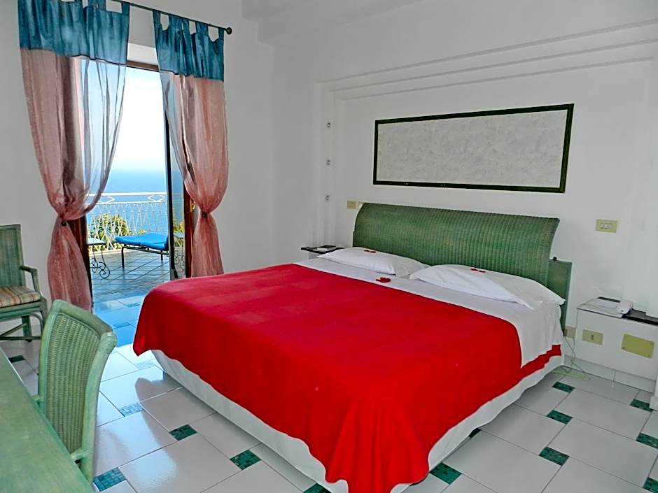 Photo 1 of 17 of Superior, Sea View