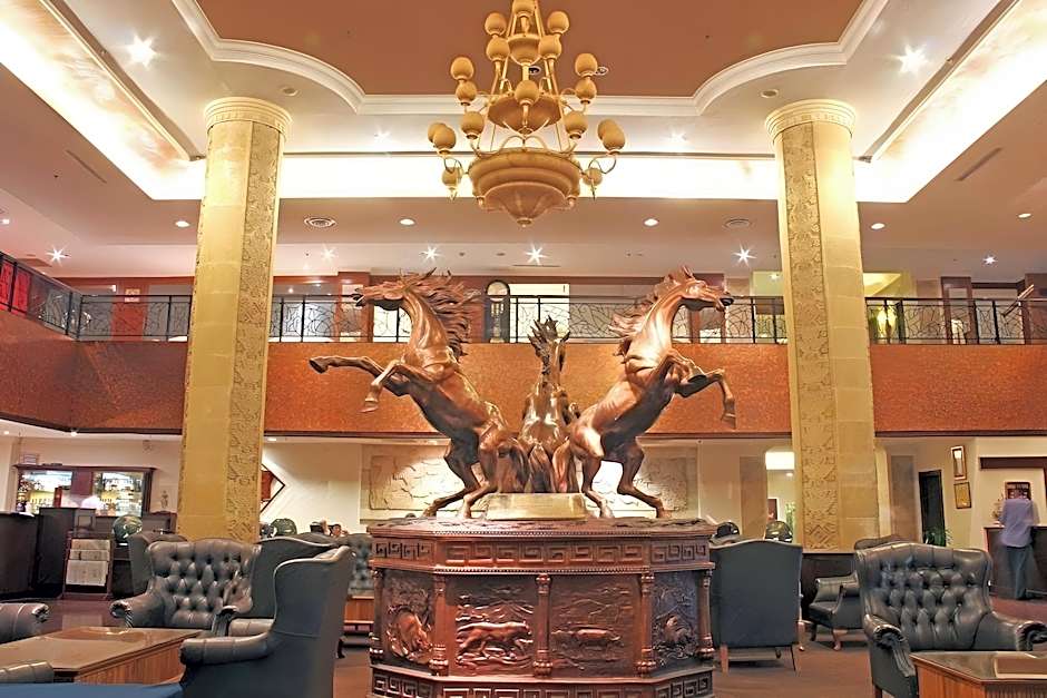 Harmoni Suites Hotel