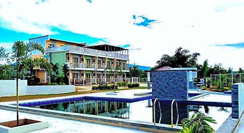 Jeanine's Travellers Inn by RedDoorz