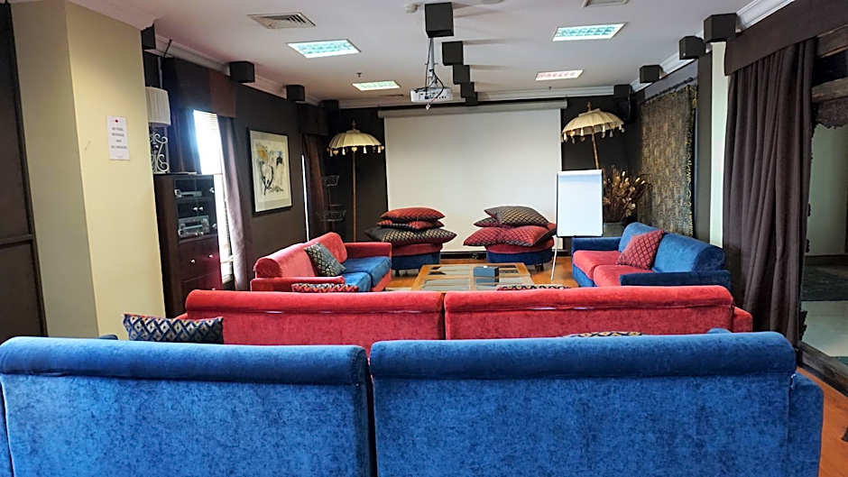 Roosseno Plaza Serviced Apartment