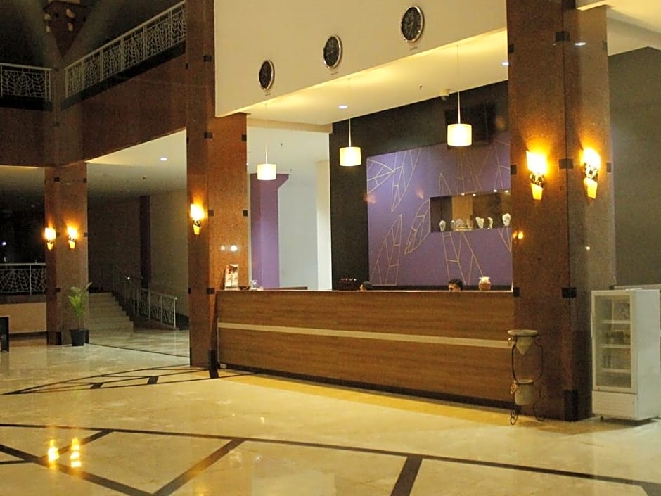 Kyriad Sadurengas Hotel