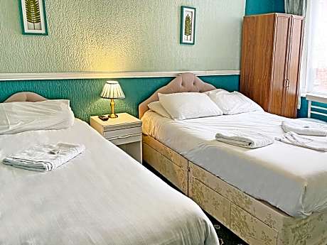 Triple Room with Shower