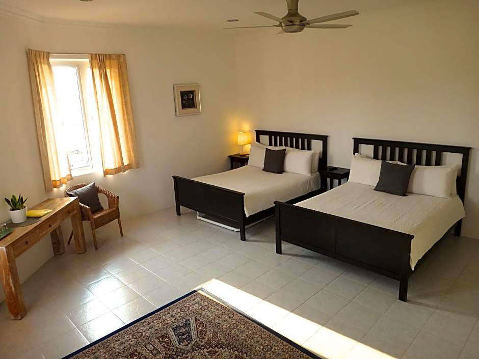 Rumah Putih B&B near KLIA