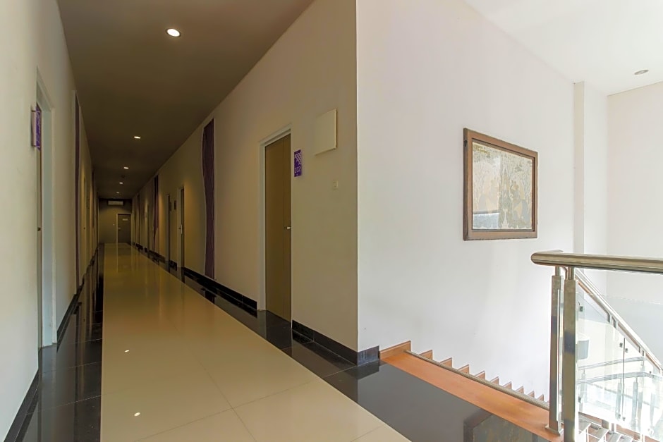 RedDoorz near Goa Sunyaragi