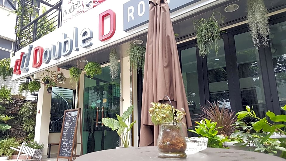 Double D Rooms Cafe