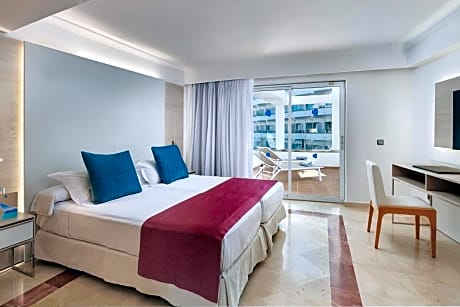 Junior Suite with Sea View (2 Adults)