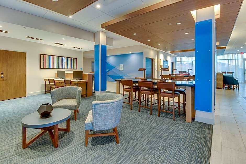 Holiday Inn Express & Suites Union City By IHG