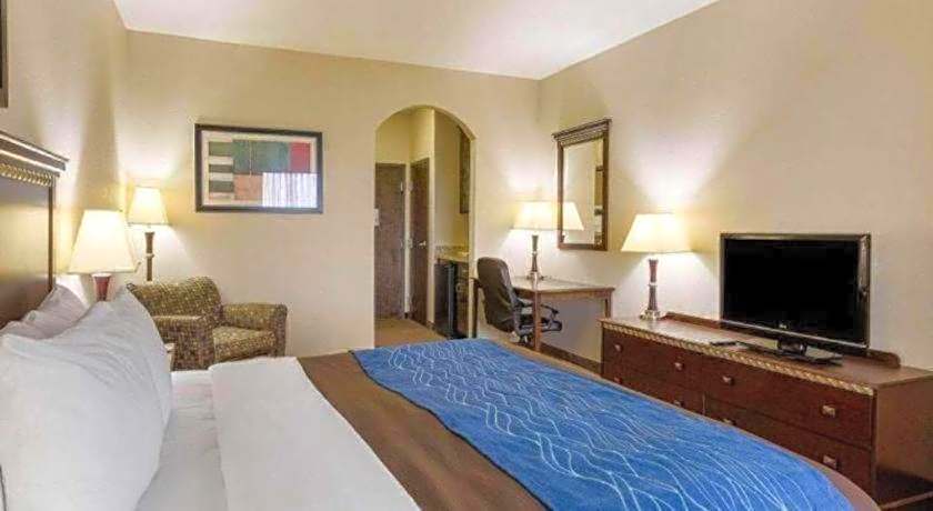 Comfort Inn & Suites Winnie