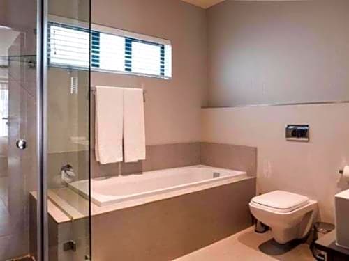 Exquisite Hide Out in Sandton, Double Room (En-suite Bathroom)