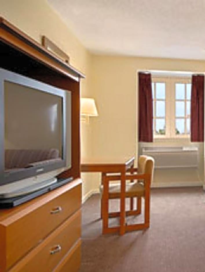 Super 8 by Wyndham New Orleans