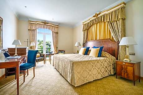 suite deluxe with pool view