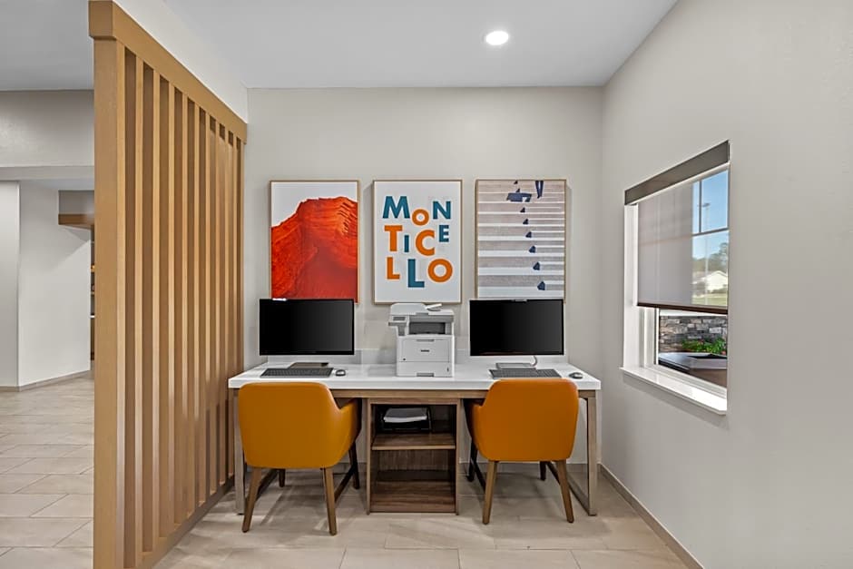 Holiday Inn Express Monticello By IHG