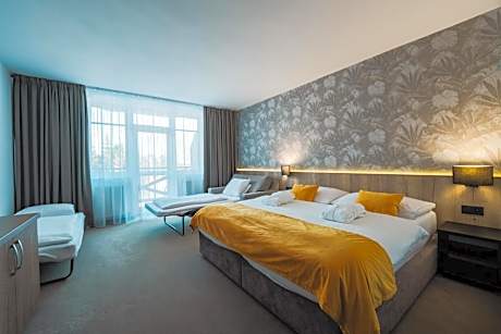 Double Room (2 Adults + 2 Children)