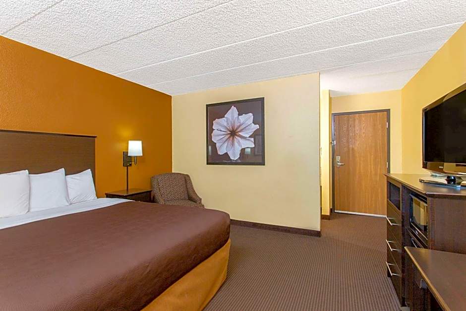 AmericInn by Wyndham West Bend