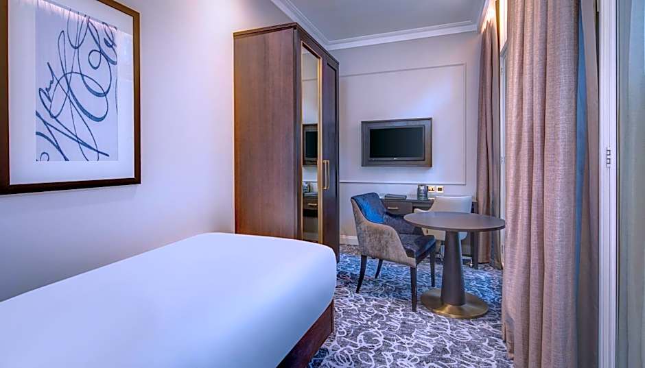 Photo 1 of 9 of Single Room