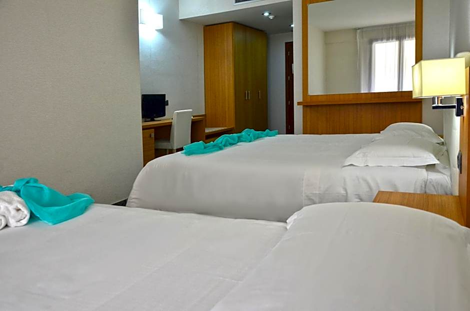 Photo 1 of 5 of Triple Room