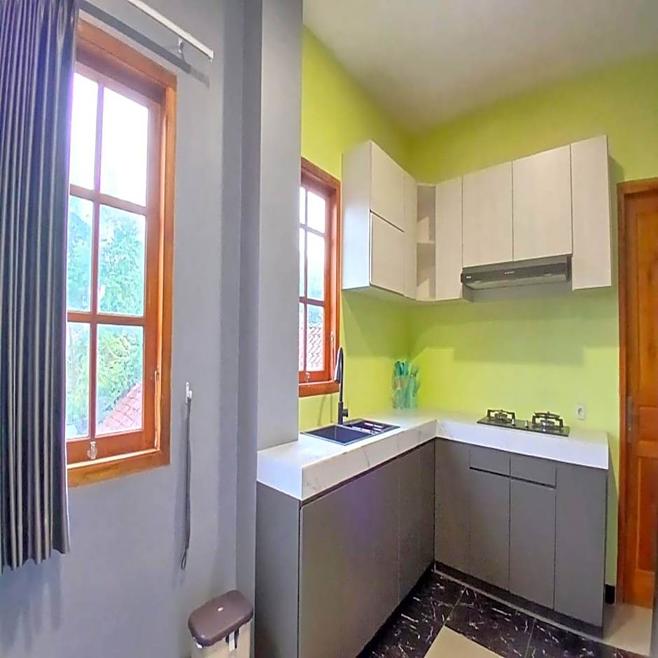 RedDoorz at Griya Athaya Maguwoharjo Yogyakarta