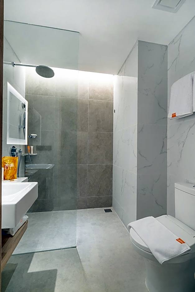 Harris Suites Puri Mansion