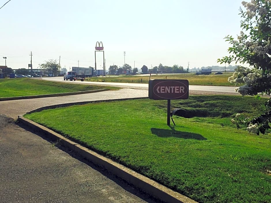 Deluxe Inn