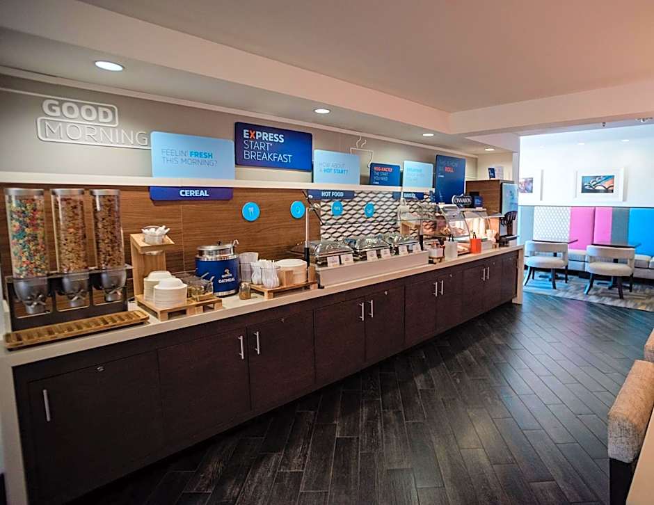Holiday Inn Express Hickory-Hickory Mart By IHG