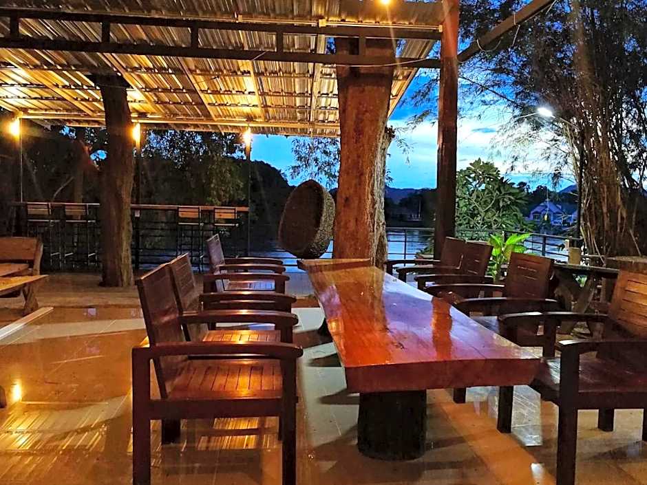 T & T Hostel Kanchanaburi