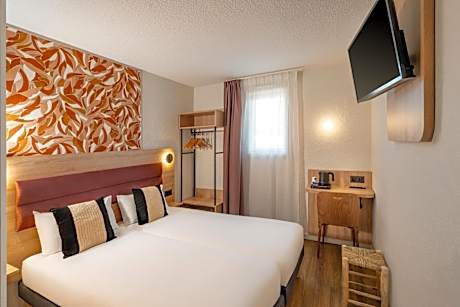 Standard Twin Room - Non-Smoking