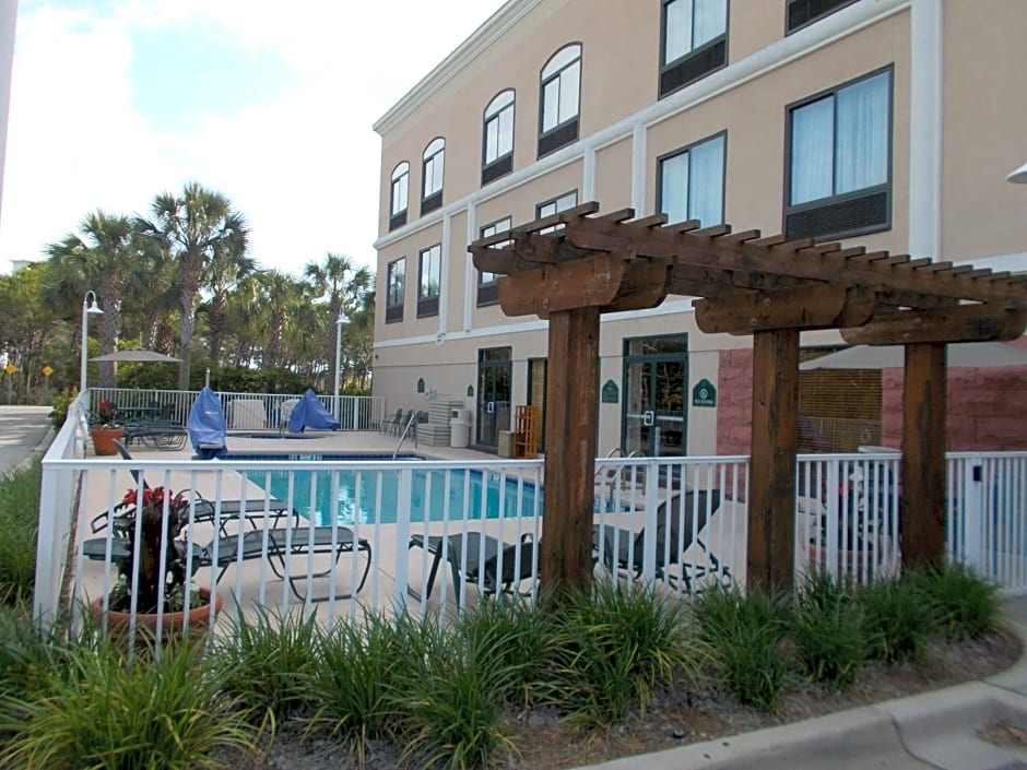 Wingate by Wyndham Destin