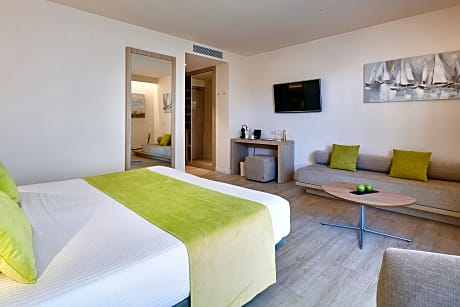 JUNIOR SUITE SIDE SEA VIEW WITH BALCONY