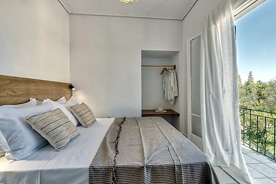 Santa Maroma Rooms & Houses