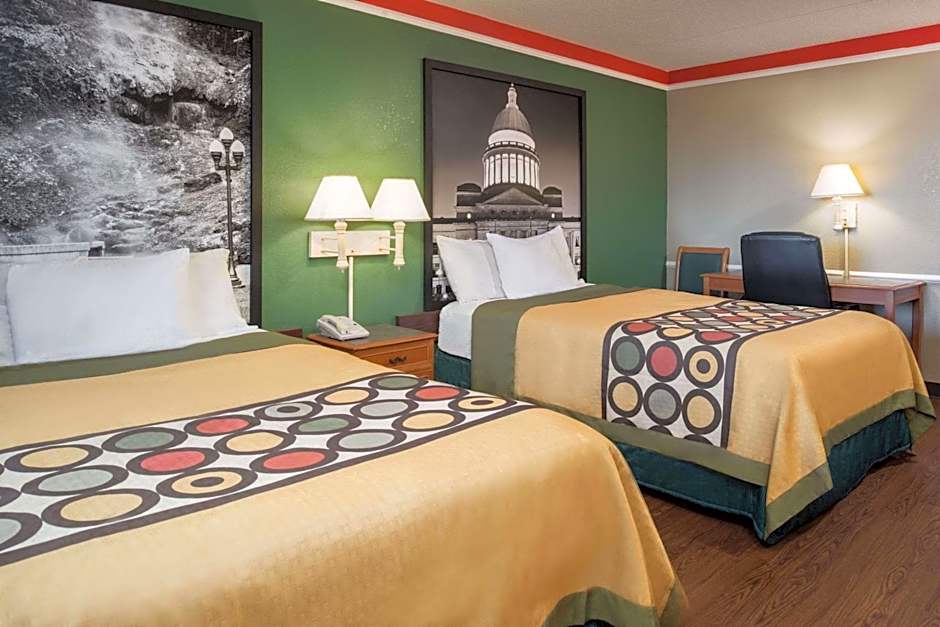 Super 8 by Wyndham Little Rock/Otter Creek