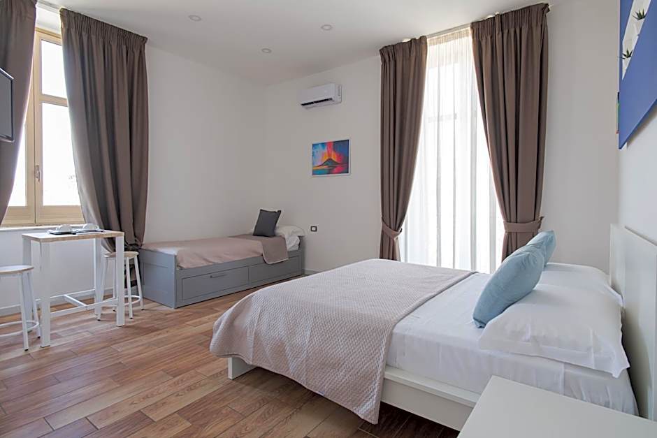 Naples Gateway Rooms