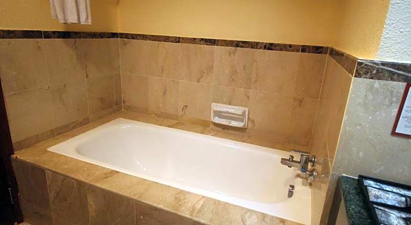 Grand Riverview Hotel