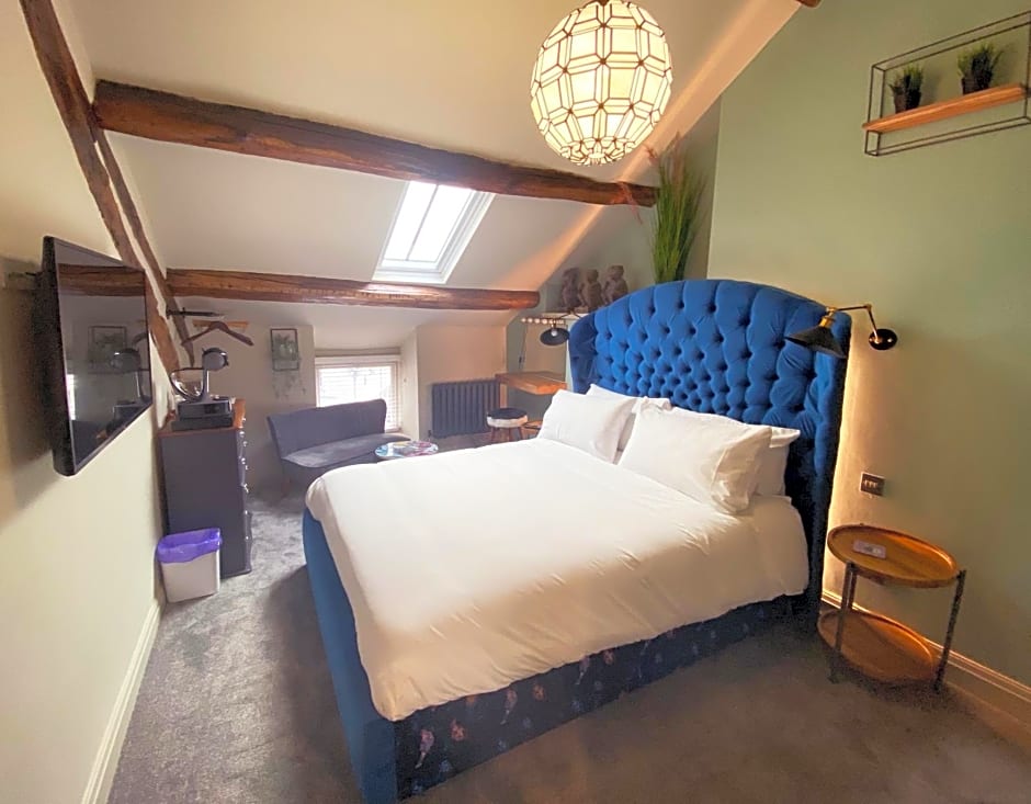 The Hive at Poppi-Red