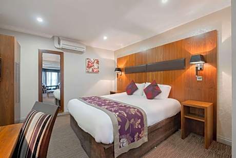 1 King Bed Business Room Non Smoking