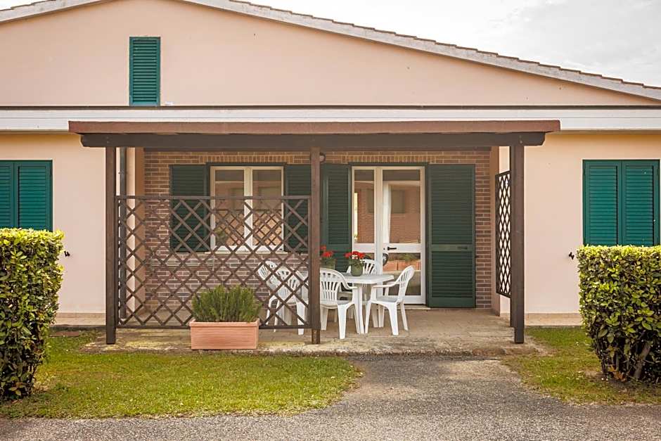 Villaggio Turistico La Cecinella