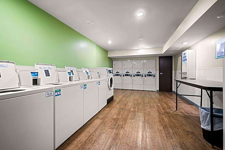 WoodSpring Suites Dearborn Detroit