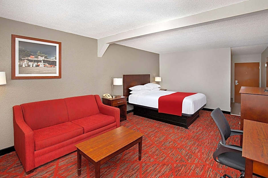 Ramada by Wyndham Bowling Green