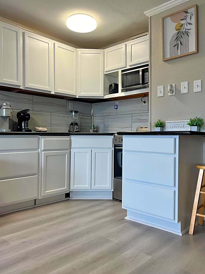 Cozy Galveston Beach Front Condo