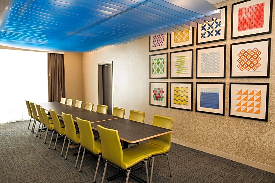 Holiday Inn Express & Suites Marietta By IHG