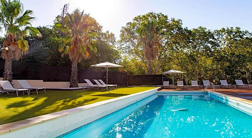 Zenitude Hotel la Valadiere, an Ascend Collection Hotel