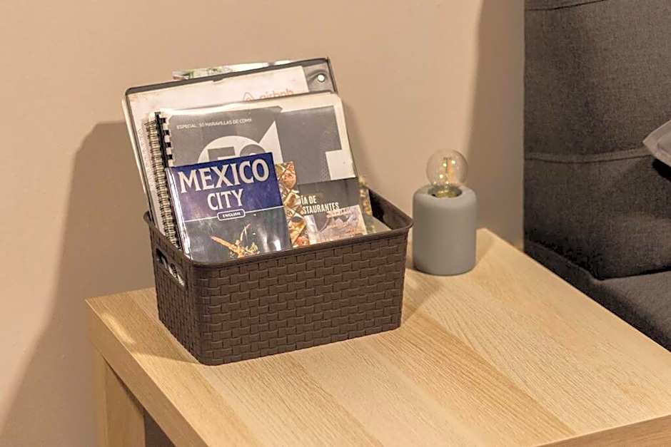 205 Zocalo Cathedral 2bdrmB 2Bath fits 10 AC Apt