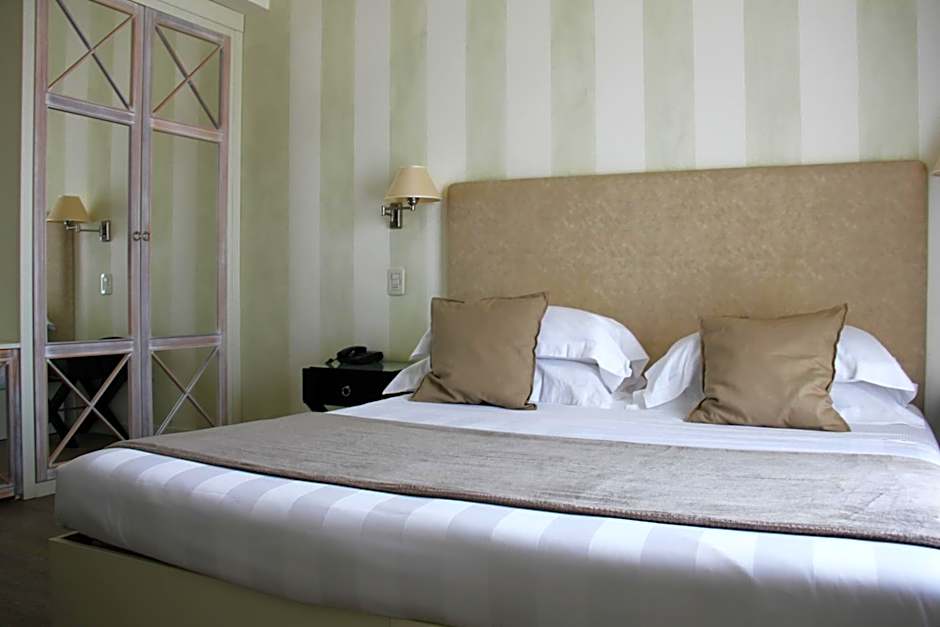 Hotel Bijou