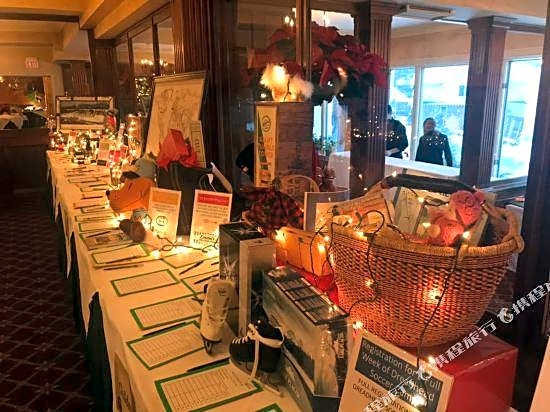 Mirror Lake Inn