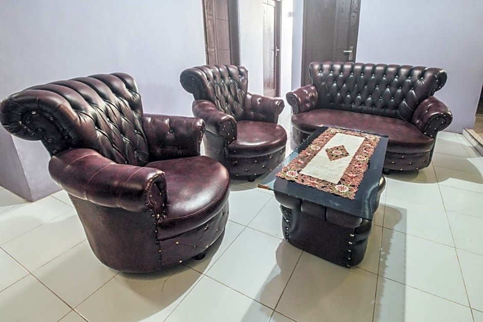 OYO 2165 Alyah Guest House Syariah