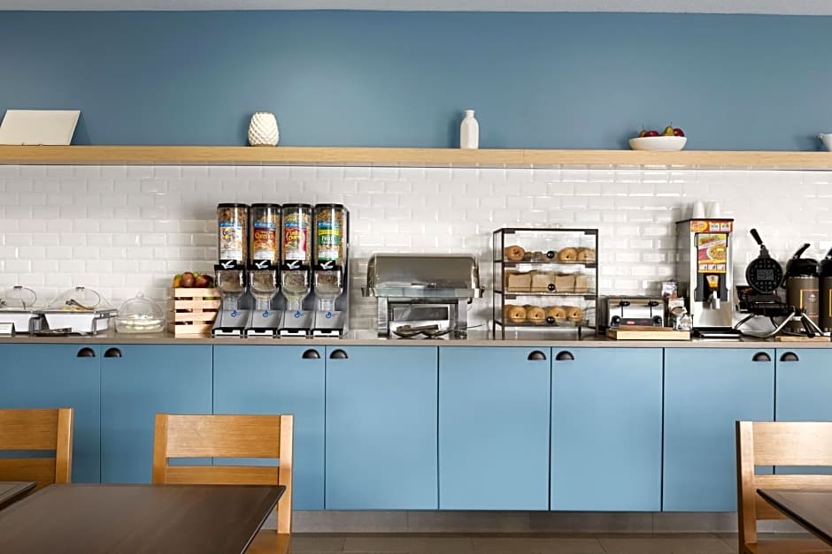 Country Inn & Suites by Radisson Romeoville - Bolingbrook
