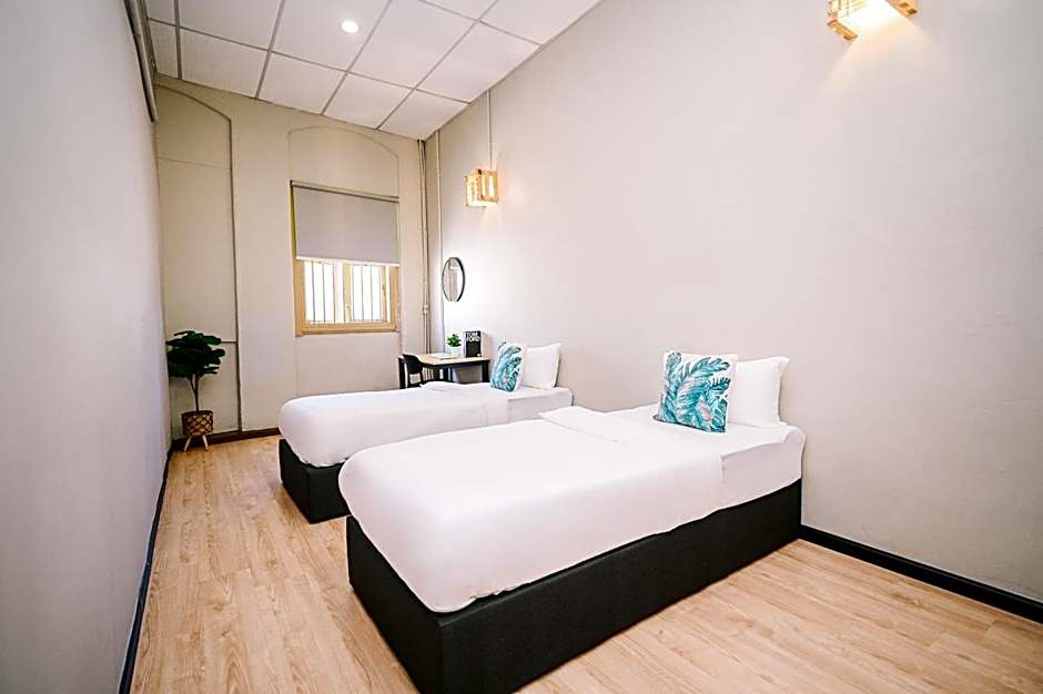 Swing & Pillows @ 87 Chulia St, Georgetown Penang