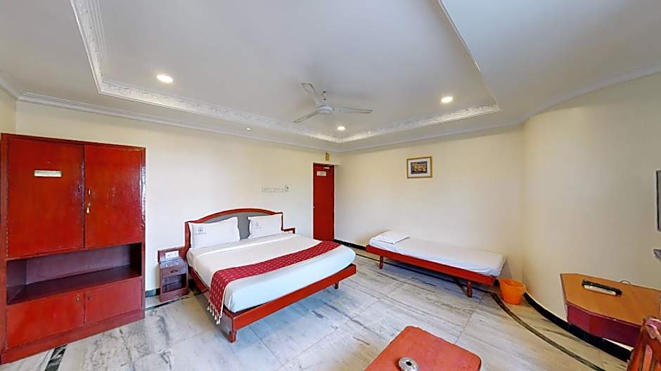 Hotel Sri Sabthagiri