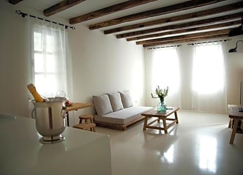 Manastir Alacati Hotel