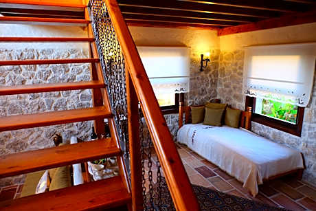 Villa with Private Pool & Jacuzzi