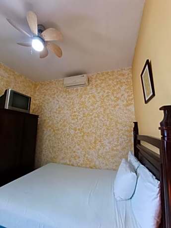 Standard - Queen Bed